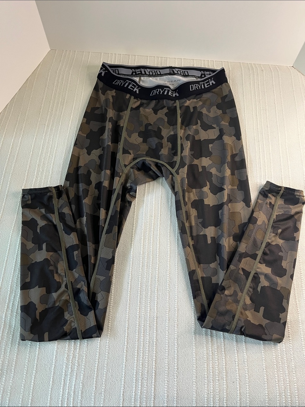 tek gear (Drygear) Men’s Camo Compression base-layer Joggers Olive & Brown,small